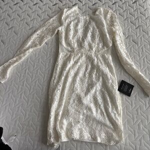 Lulus NWT Long sleeved lace mini dress